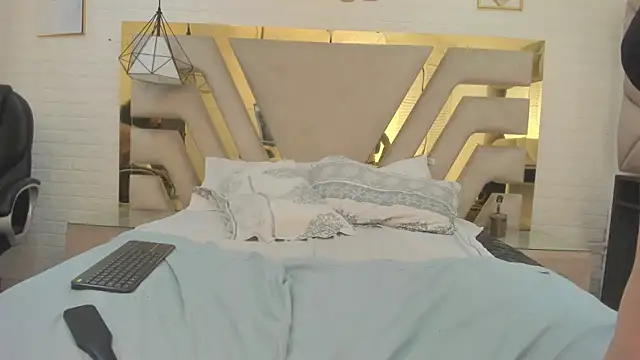 Czat XXX na żywo – Goldentemptation_