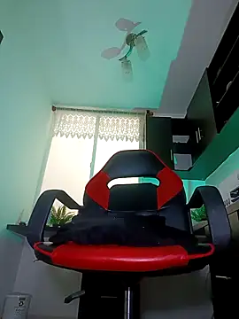 KarinRoss' Live XXX Chat