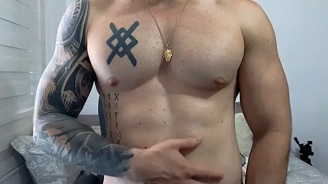 Pokazy przed kamerką – Isaac_Carter