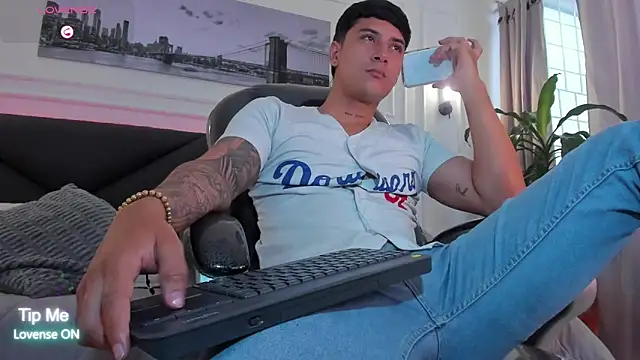 Damian23__ 在線直播表演