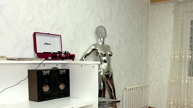 LindyEcklandのライブXXXチャット