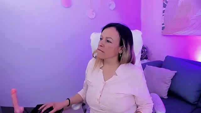 Ivonne_4のライブXXXチャット