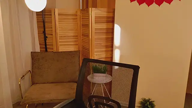 miraiakikのライブXXXチャット