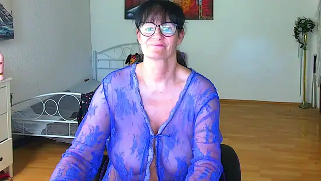 Sylly 现场XXX聊天