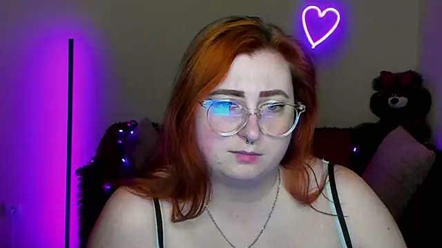 Chat +18 de Alicia_love00 ao vivo