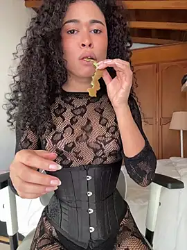 GabriSaenz Show in webcam