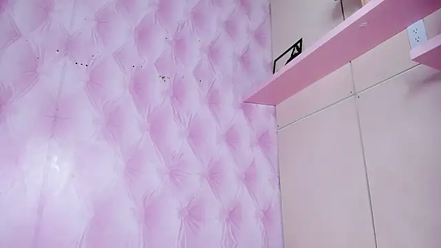 TaniaBellini Live XXX-Chat