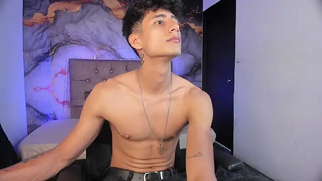 MaxiimoRomano_ élő XXX-chatje