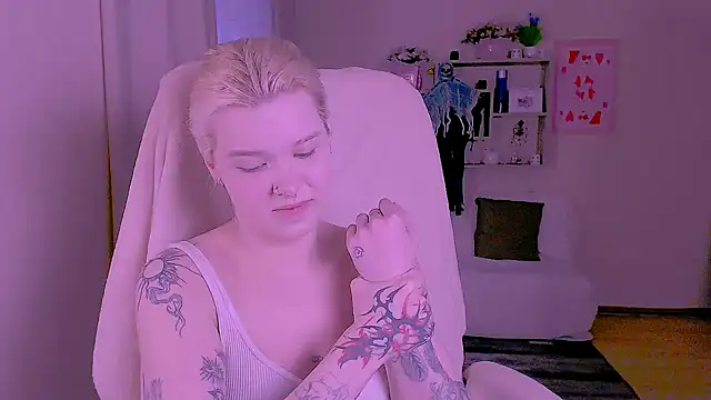 XXX chat uživo modela Hot_Blonda