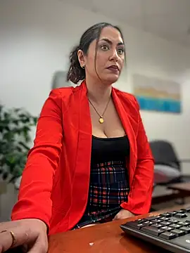 YourQueen18's Live XXX Chat