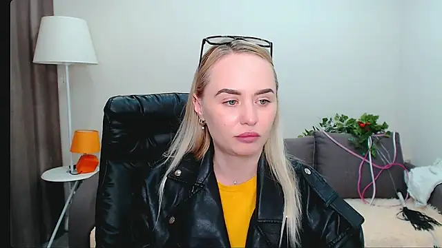 LiluMoon__'s Live XXX Chat