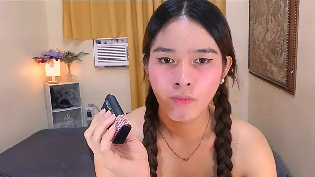 Show modela sassymimi69 na web-kameri