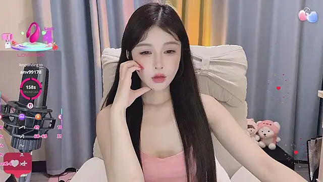 7-Love Pertunjukan Webcam