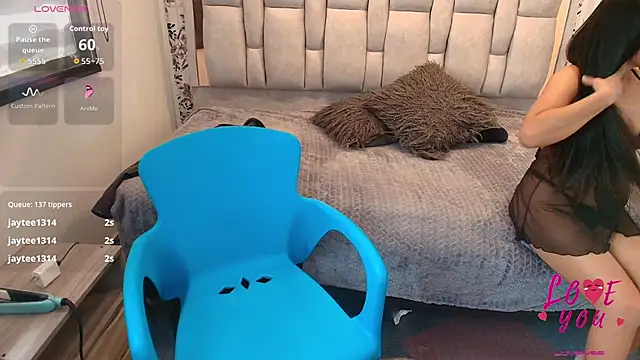 Chat XXX en directo de Keyla_Brunette_