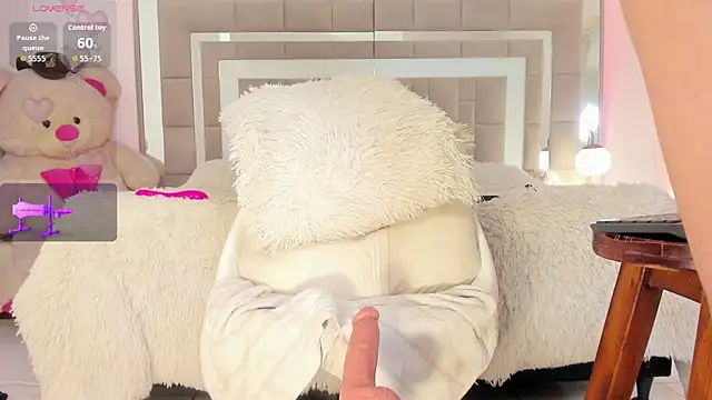 Nicolle_foxy's Live XXX Chat