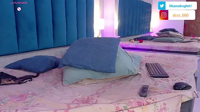 MiaMidnnightt's Live XXX Chat