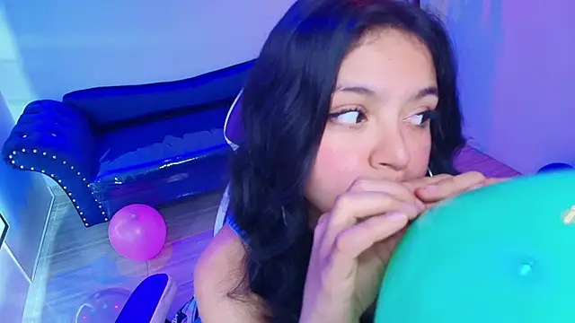 Maddie_T18 Live XXX Chat