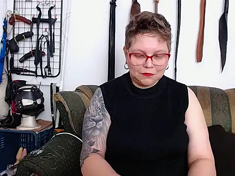 Leah_R Live XXX-Chat