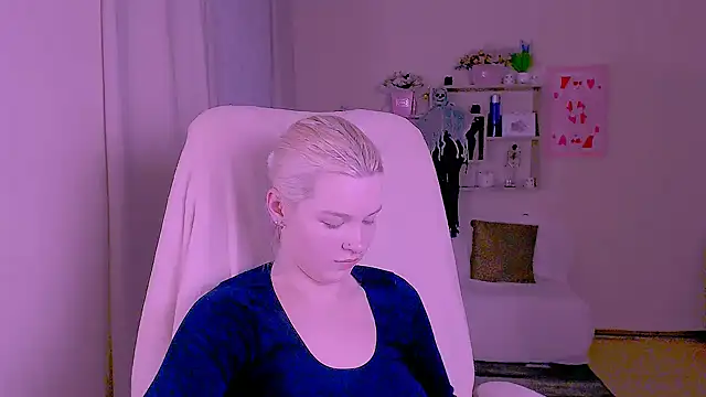 Hot_Blonda's Live XXX Chat