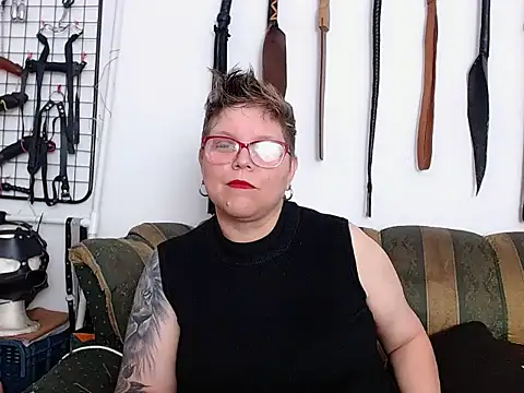 Leah_R élő XXX-chatje