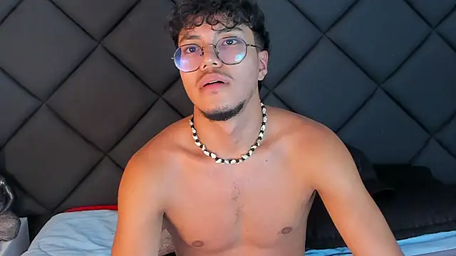 Chat +18 de kai_storn ao vivo