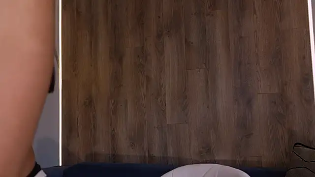 NaomiSainz: онлайн-секс-чат