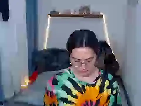 MarieLoveGlamorous Show in webcam