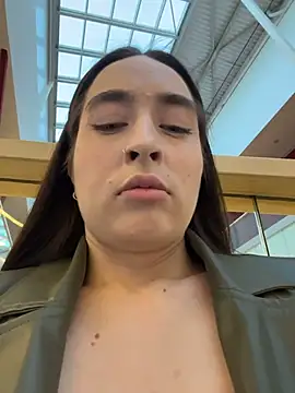 Holly_Play Chat XXX live