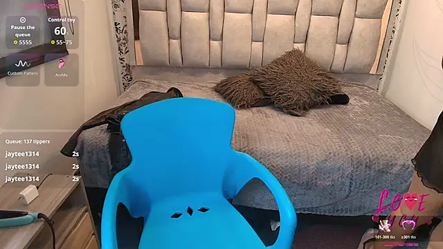 Keyla_Brunette_ 现场XXX聊天