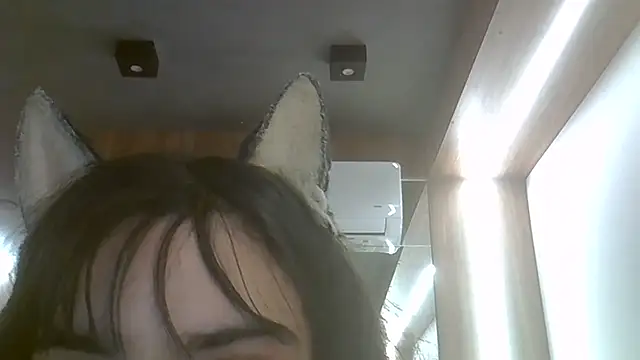 SkinnyKittenのライブXXXチャット