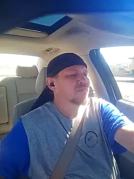 yourMasterisBored: διαδικτυακό σόου στην κάμερα