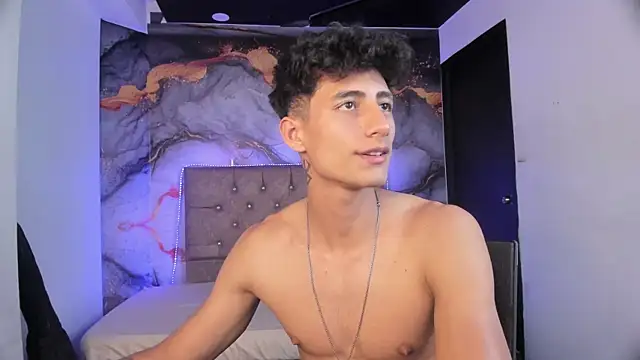 Show modela MaxiimoRomano_ na web-kameri