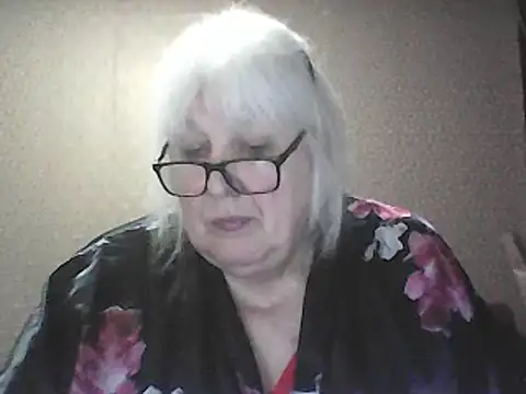 Alexia64231 Adlı Modelin Canlı XXX Sohbeti