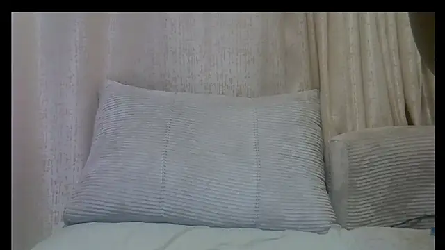 Midnightpussy5のウェブカメラショー