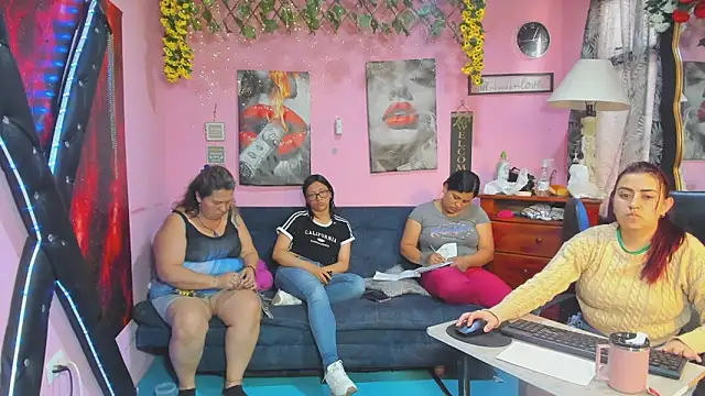 lesbiancuple: вебкам-шоу