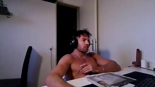 XXX chat uživo modela alpha-hunk