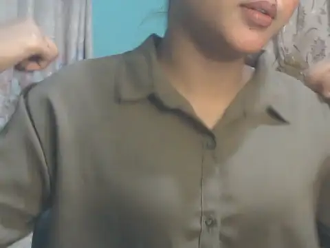 NancyRuvi Adlı Modelin Canlı XXX Sohbeti