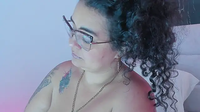 Reginavegaa Adlı Modelin Canlı XXX Sohbeti