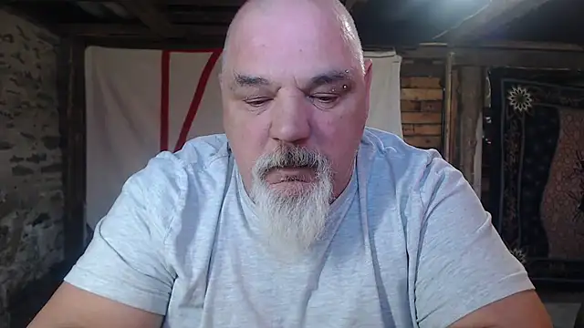 Chat XXX en directo de Newfiesausage1972