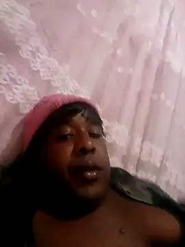 Chat +18 de Hellentrans24 ao vivo