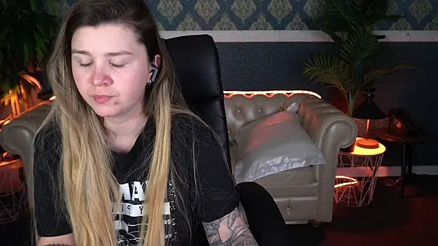 Chatroom XXX en direct de AmellyMilly