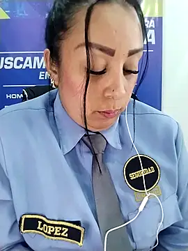 Cristal_Security-1's Live XXX Chat