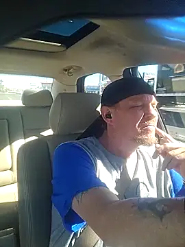 yourMasterisBored: вебкам-шоу