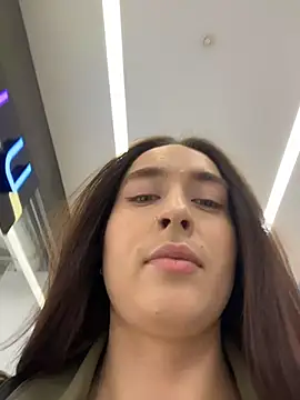 Holly_Play Chat XXX in diretta