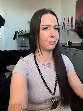 Trixie-Tainted Webcam-Show