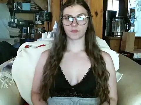 katie_kitten38 élő XXX-chatje