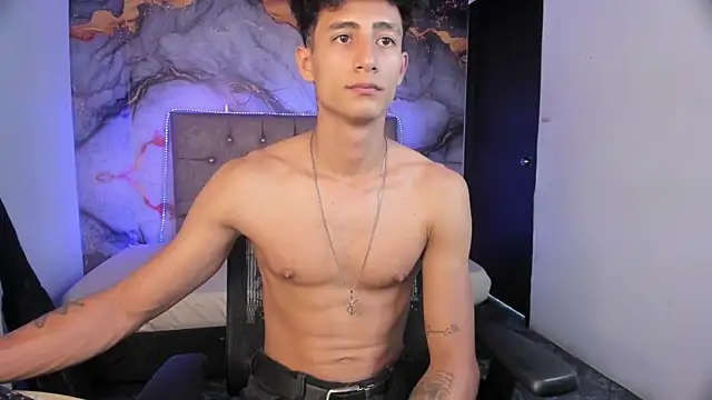 MaxiimoRomano_ 网络视讯表演