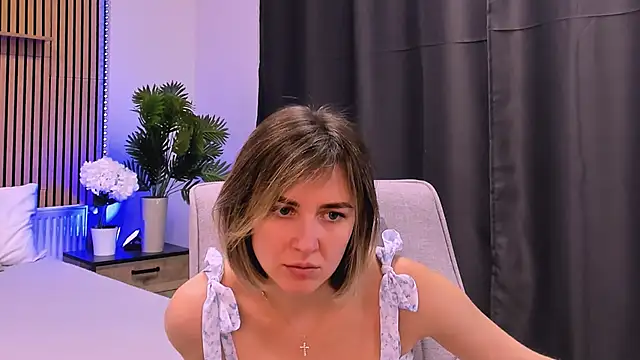 EmeraldGlow's Live XXX Chat