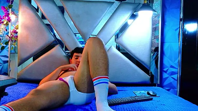 Pokazy przed kamerką – Oliver_Jamees