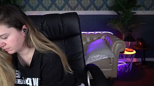 AmellyMilly Chat XXX in diretta